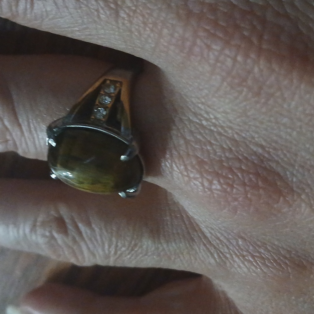 Ring‎ - Picture 2 of 7